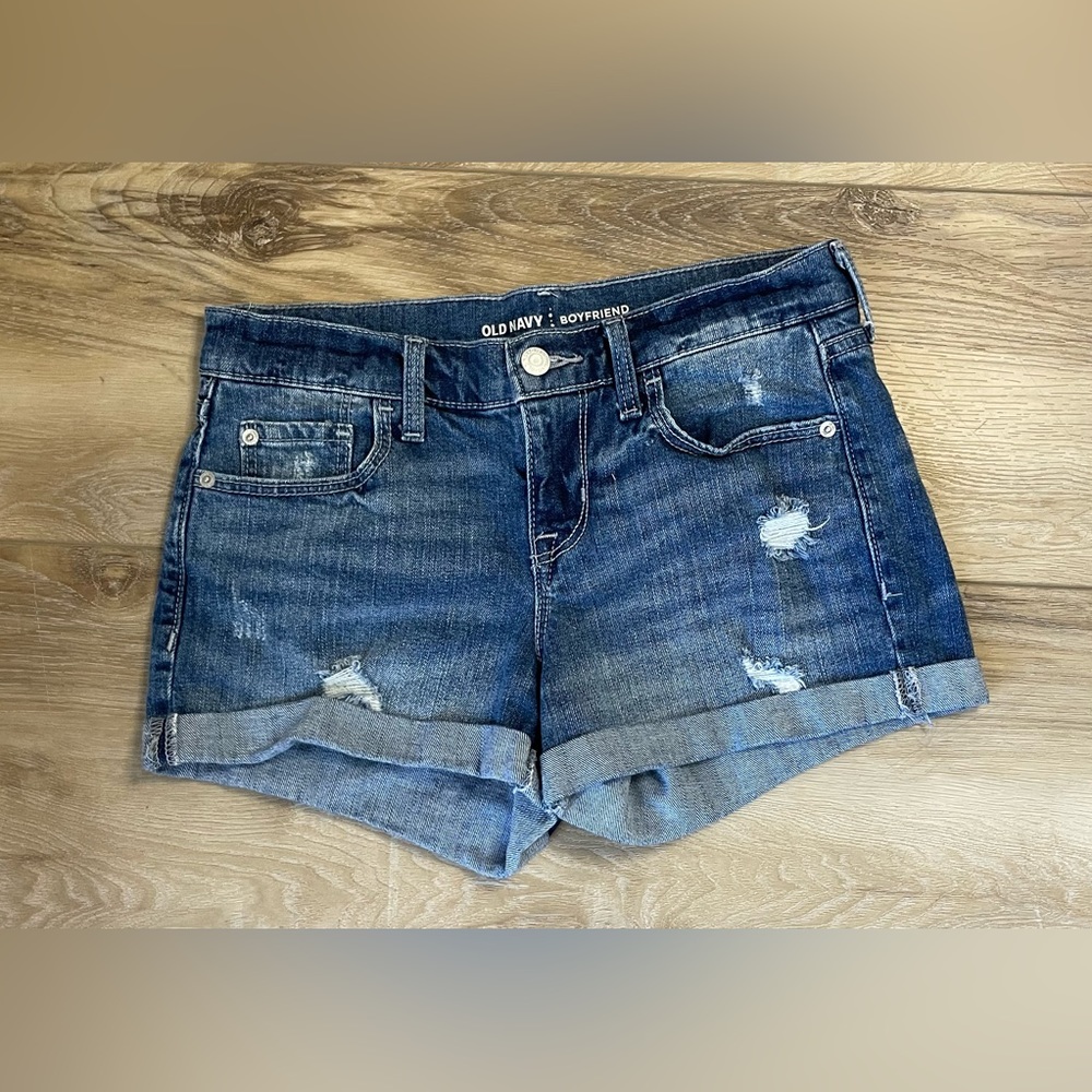 EUC OLD NAVY DISTRESSED BOYFRIEND SHORTS